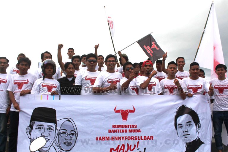 Ahmad Istiqlal Ismail bersama Komunitas Benteng Muda Sulbar