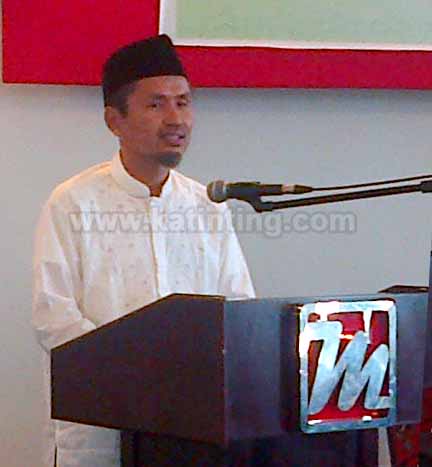 Abdul Aziz Qahhar Mudzakkar Pesan Untuk Santri dan Pemprov Sulbar