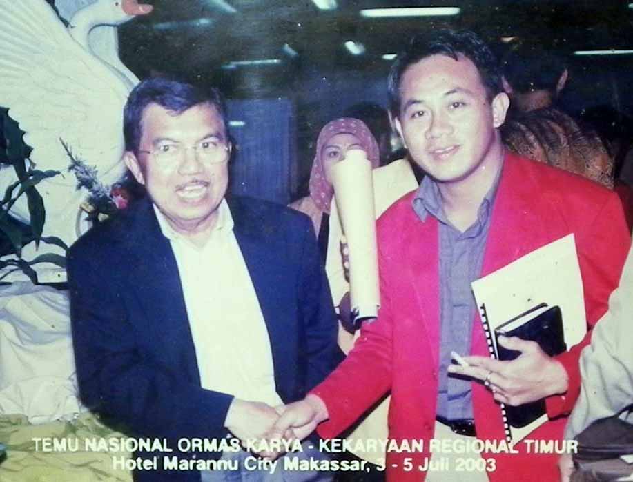 Foto Koleksi Pribadi Sarman SHD bersama Jusuf Kalla saat Temu Nasional Ormas KaryaKekaryaan Regional Timur