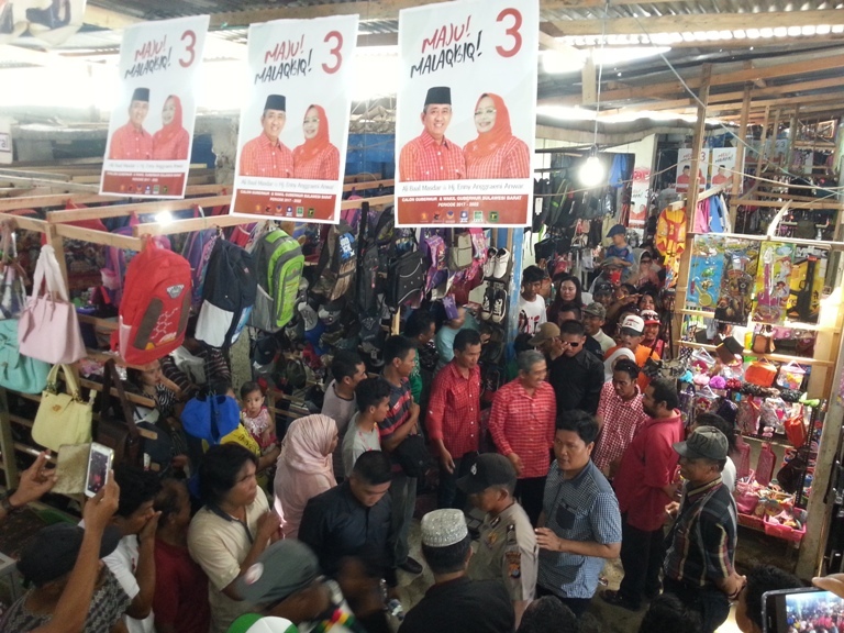 ABM saat blusukan di pasar sentral Mamuju