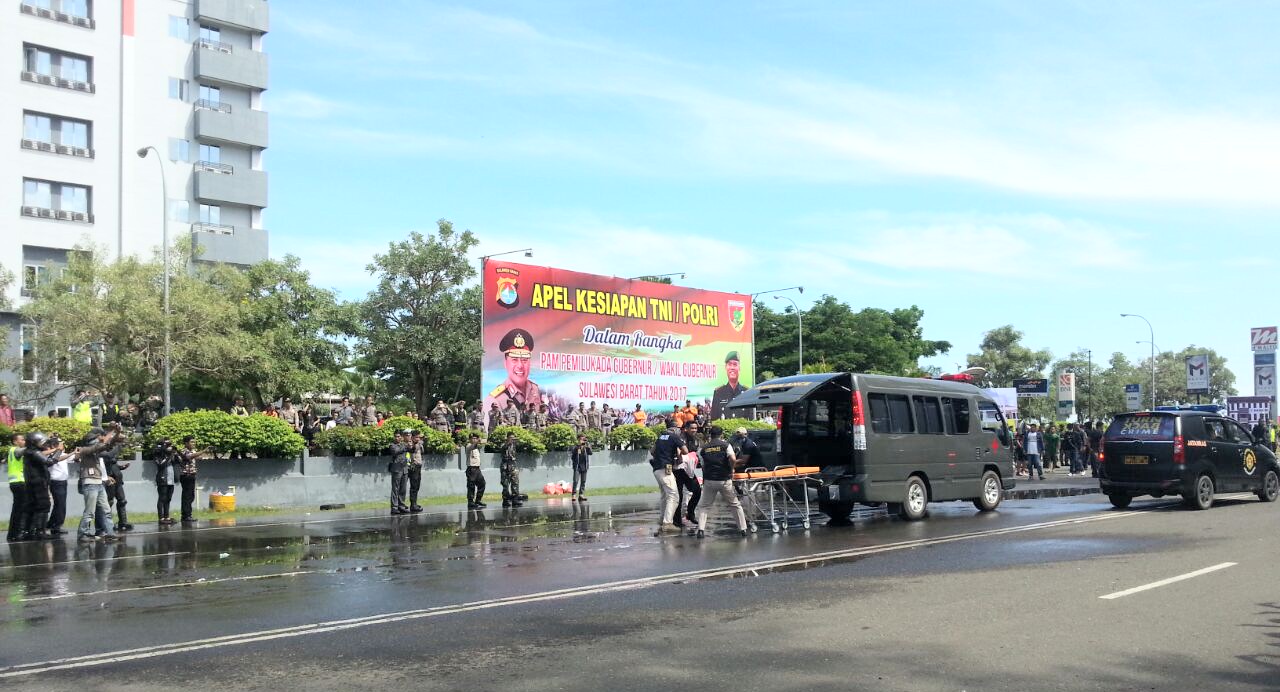Situasi evakuasi korban yang berunjukrasa