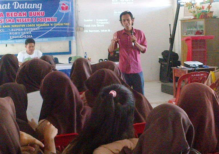 Maenunis saat Launching Program Super Student