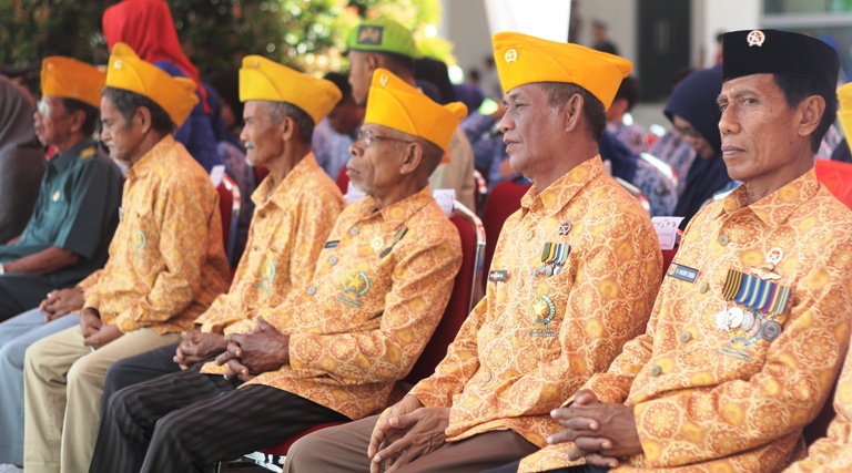 Para Veteran saat menghadiri Hari Pahlawan