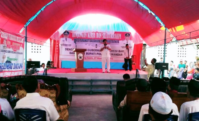 Suasana Pertemuan Gubernur di Desa Sabang Subik Polman