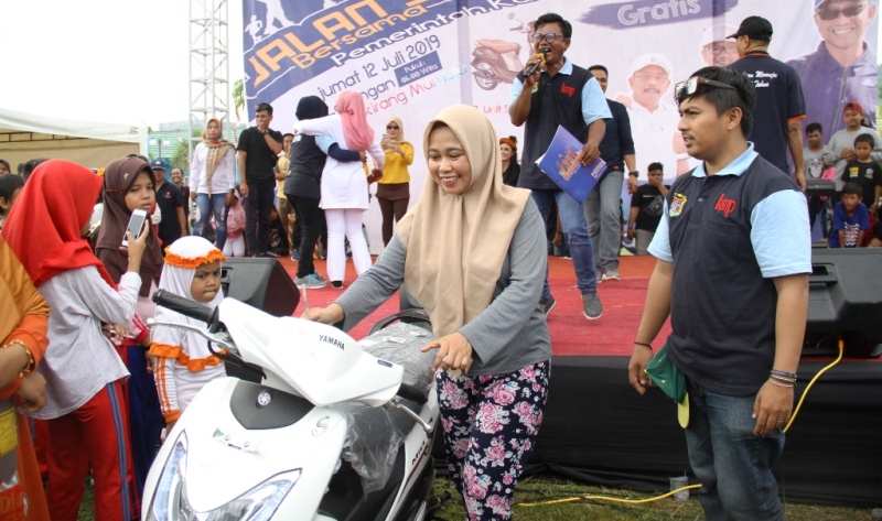 Senam Dan Jalan Sehat Semarakkan Hut Mamuju Bupati Bagi Bagi Motor Dan