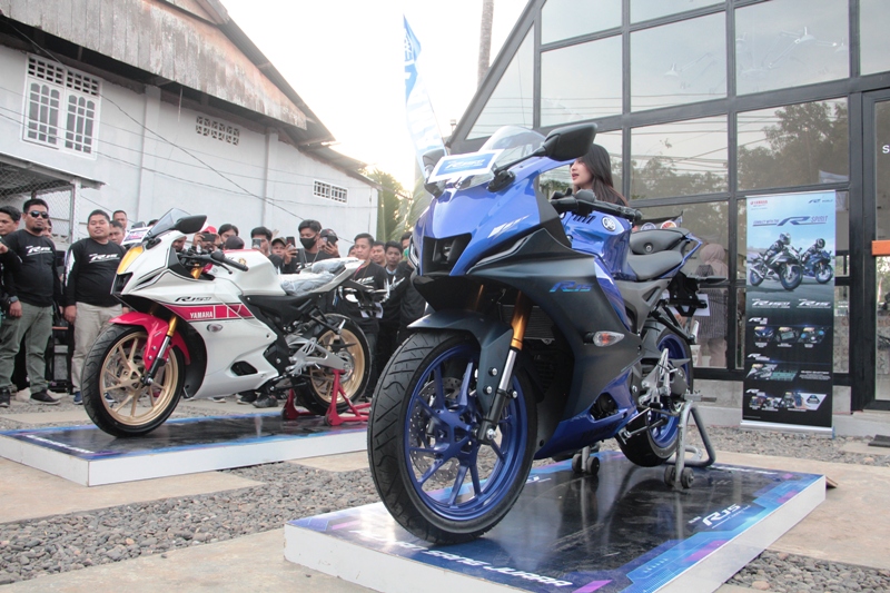 Yamaha All New R15M Connected-ABS dan All New R15 Connected. (Dok. Zulkifli)