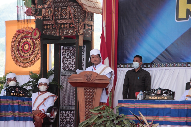 Bupati Mamasa, Ramlan Badawi saat membawakan sambutannya di HUT Kabupaten Mamasa ke-20. (Dok. Zulkifli)